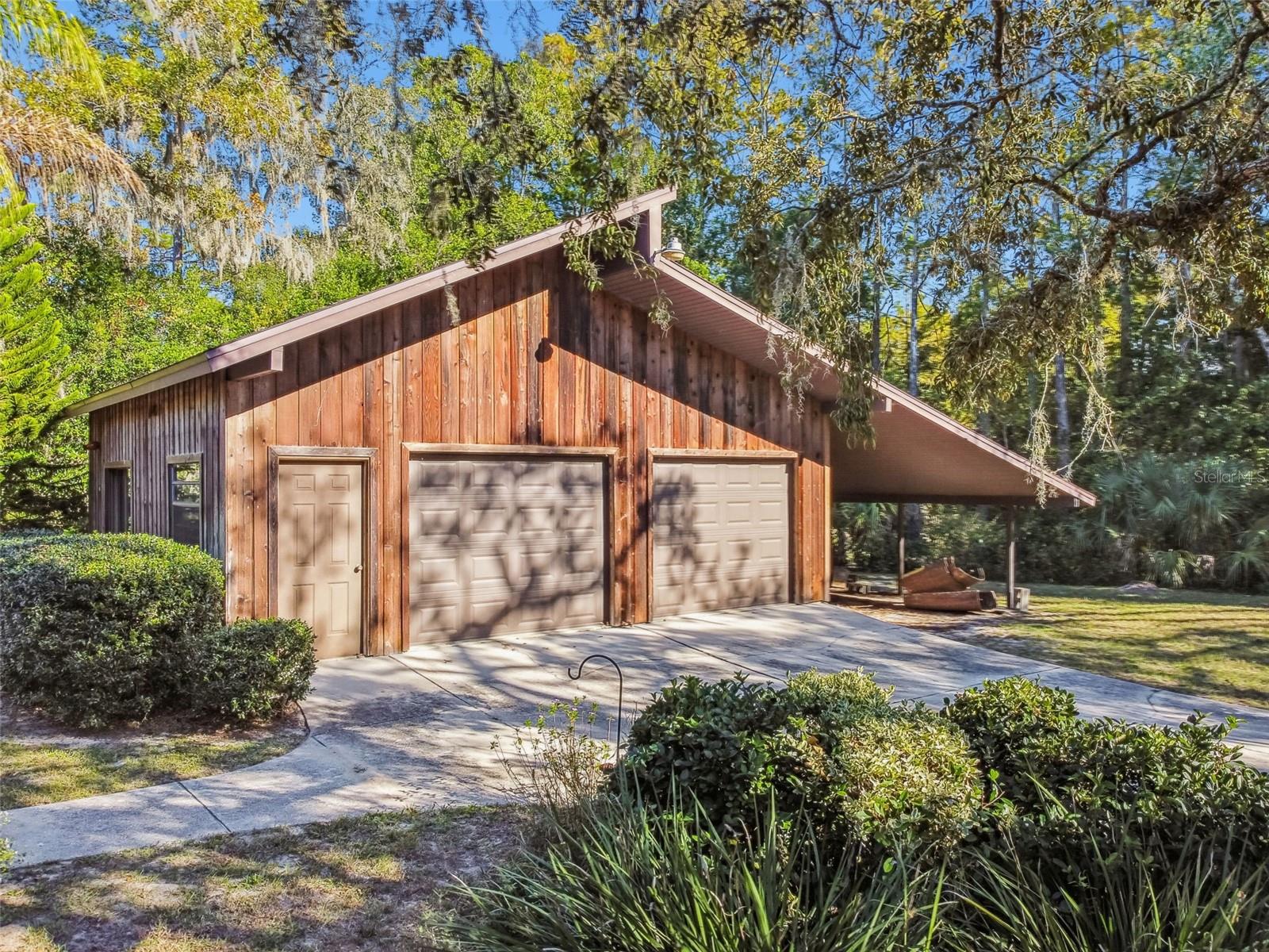 GOLDEN ACRES - Residential