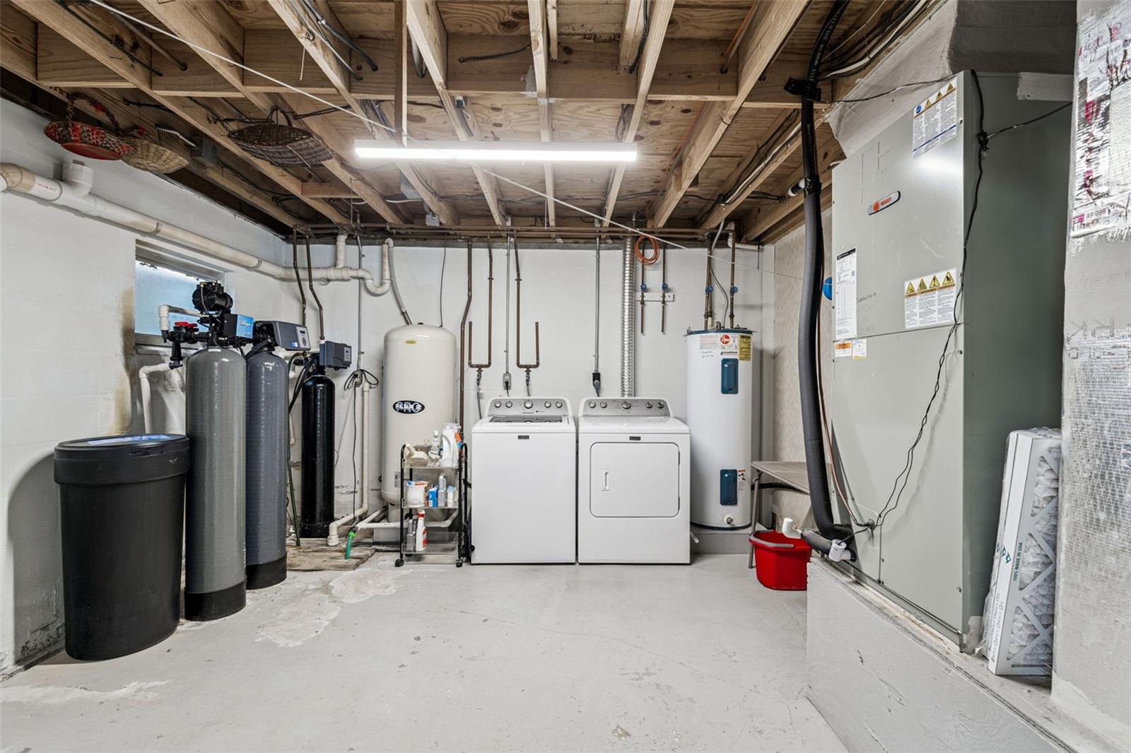 GOLDEN ACRES - Residential