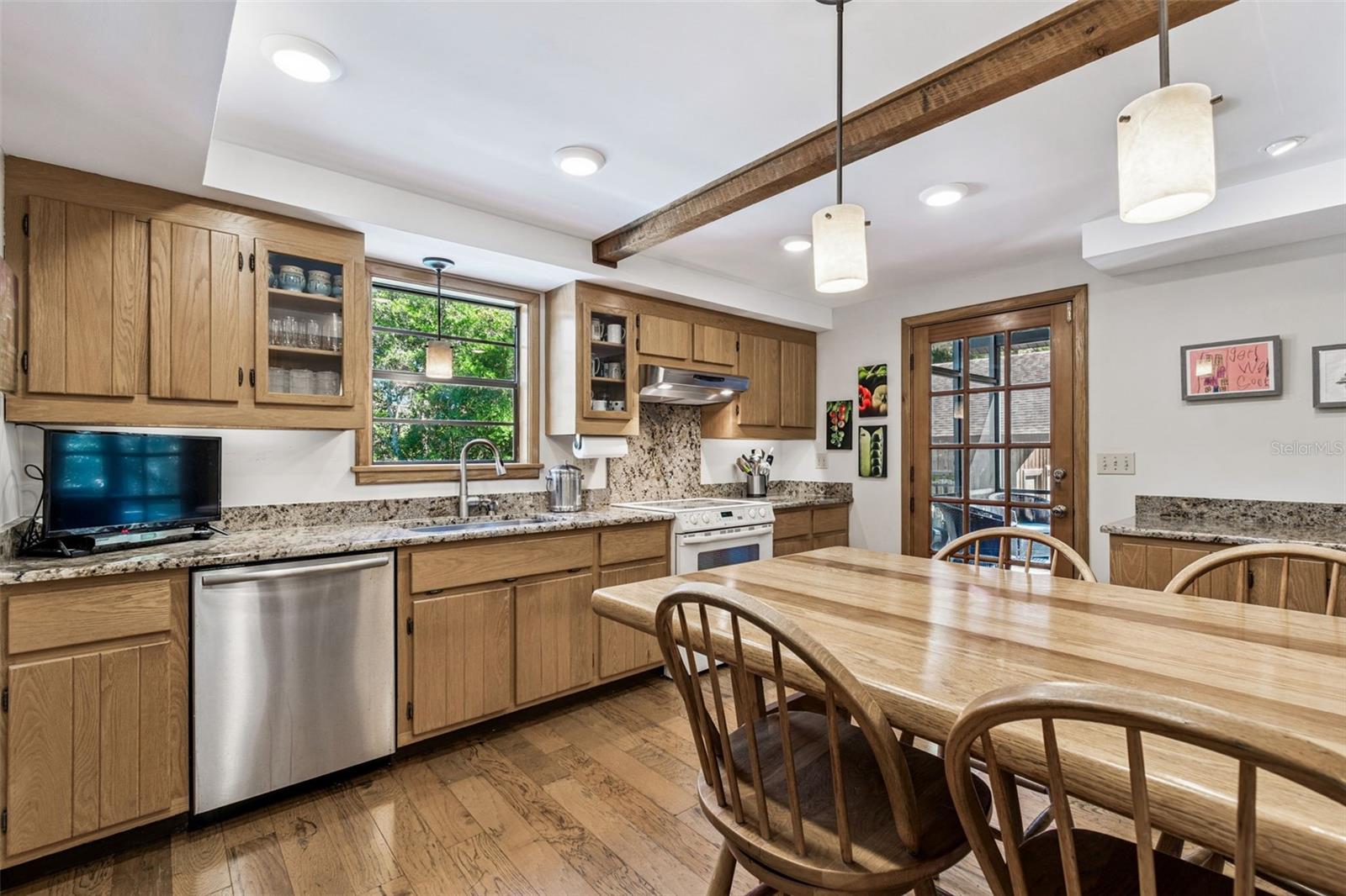 GOLDEN ACRES - Residential