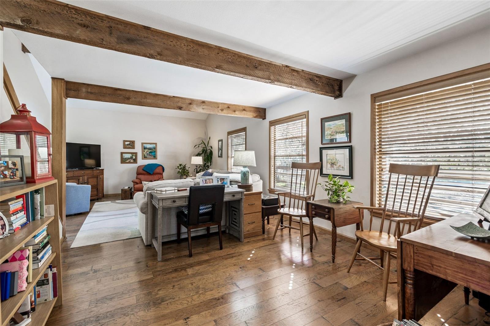 GOLDEN ACRES - Residential