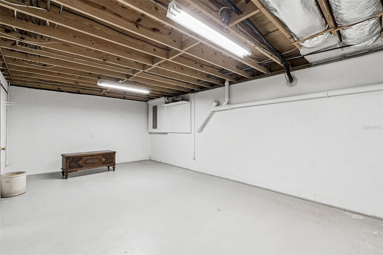 GOLDEN ACRES - Residential