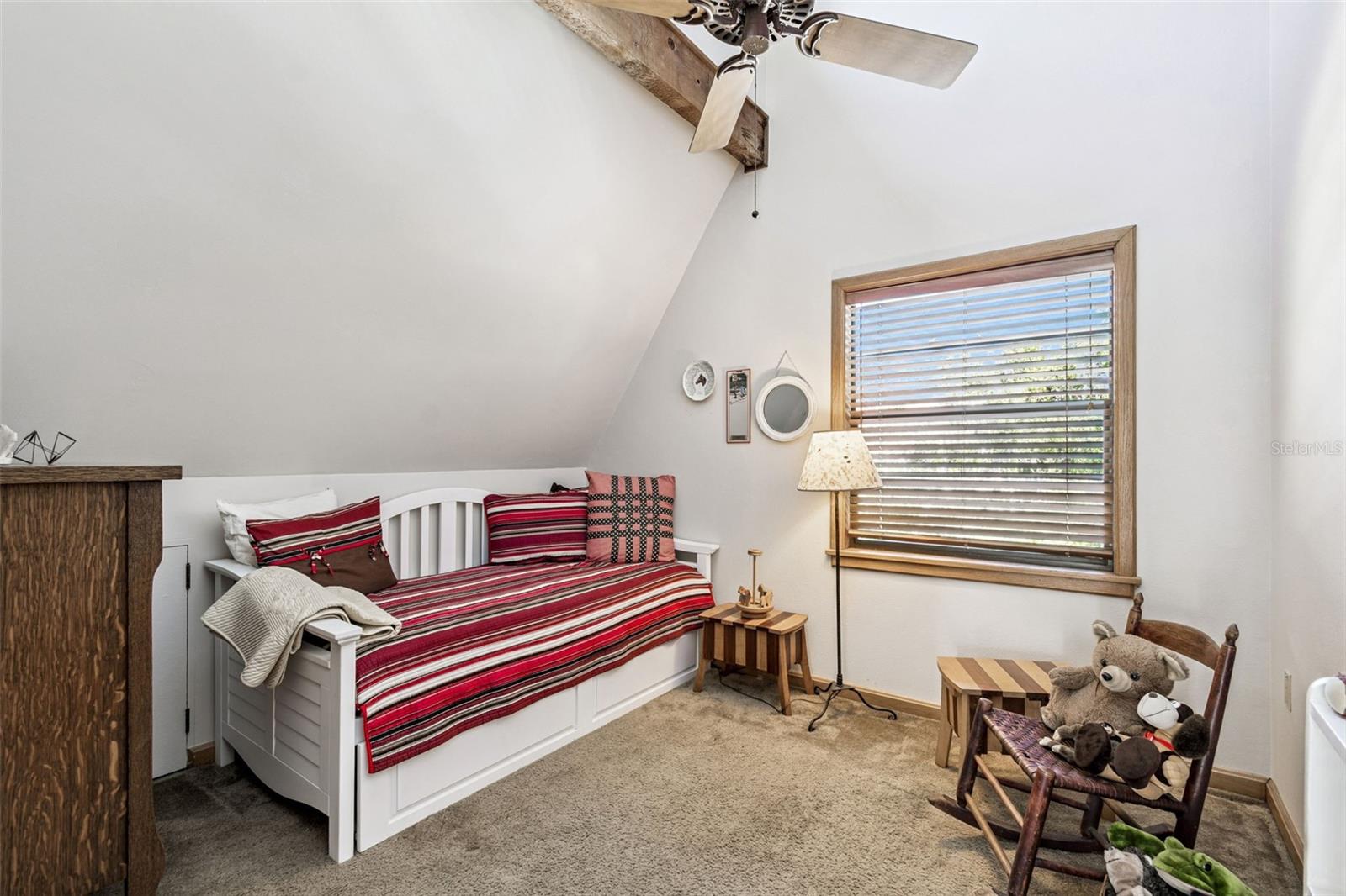 GOLDEN ACRES - Residential