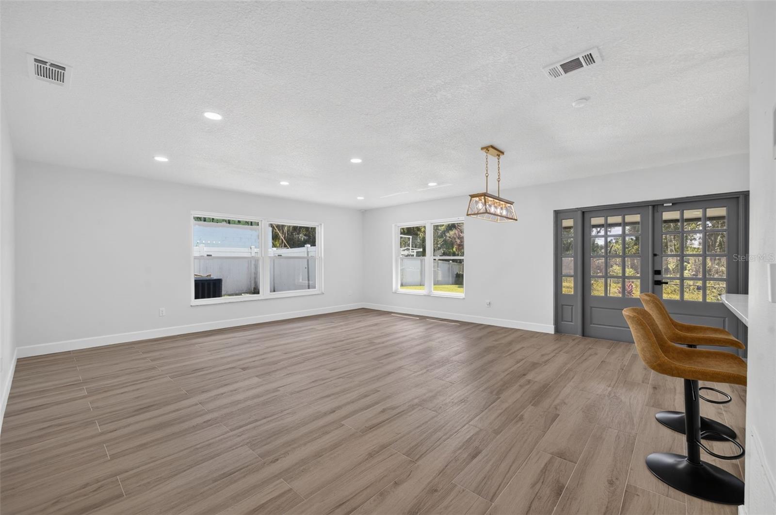 517 GARDEN HEIGHTS DRIVE