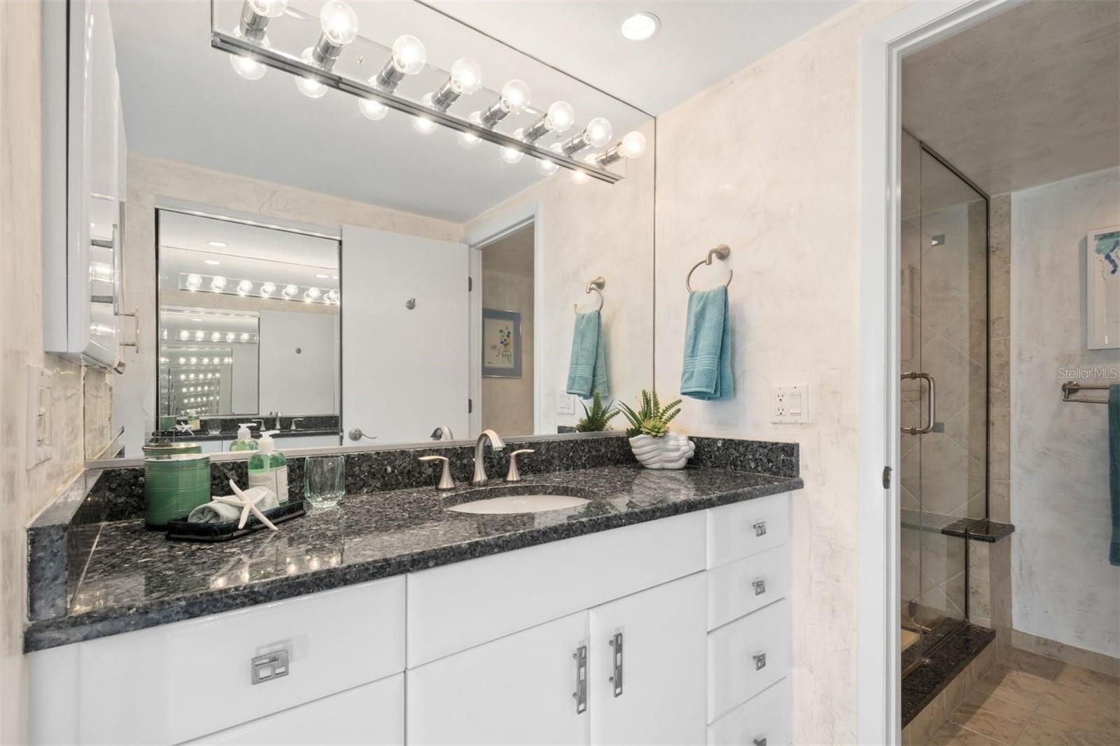 LIDO BEACH CLUB - Residential