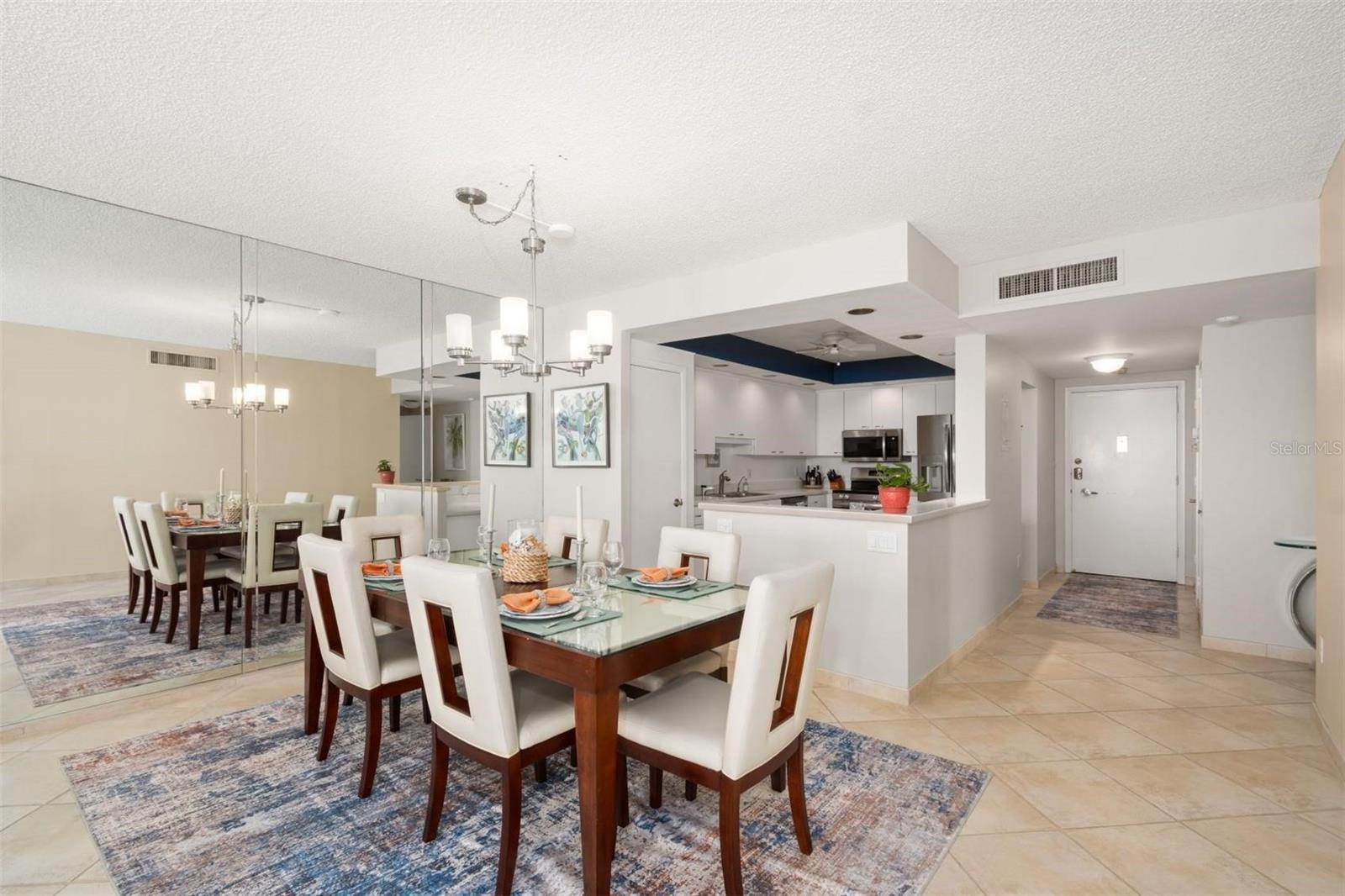 LIDO BEACH CLUB - Residential