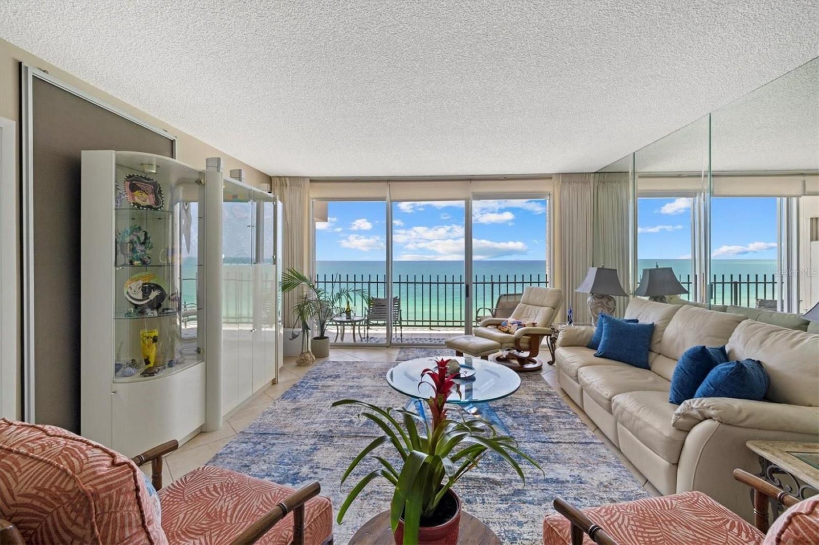 LIDO BEACH CLUB - Residential