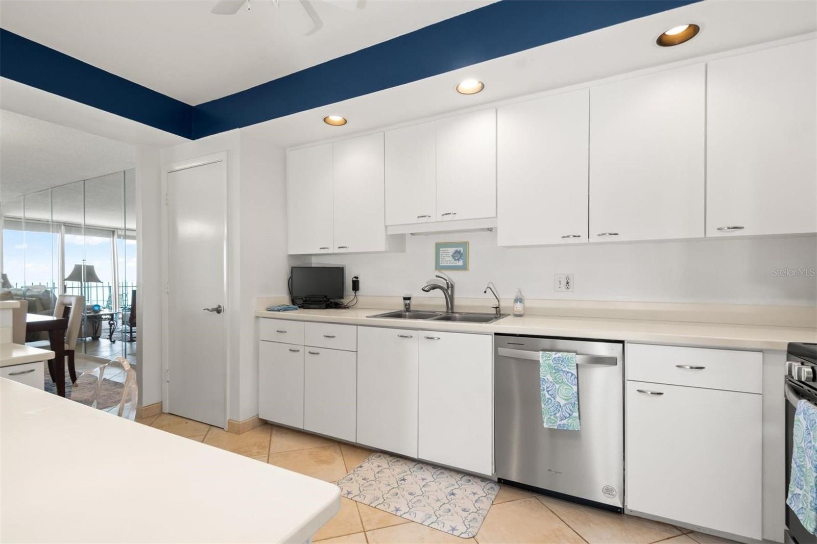 LIDO BEACH CLUB - Residential