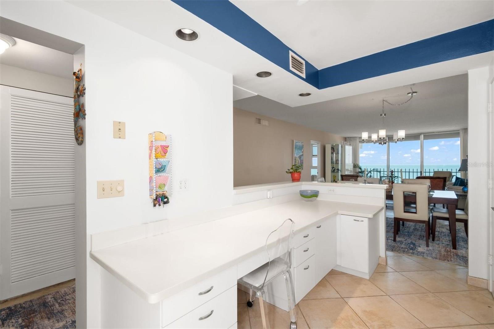 LIDO BEACH CLUB - Residential