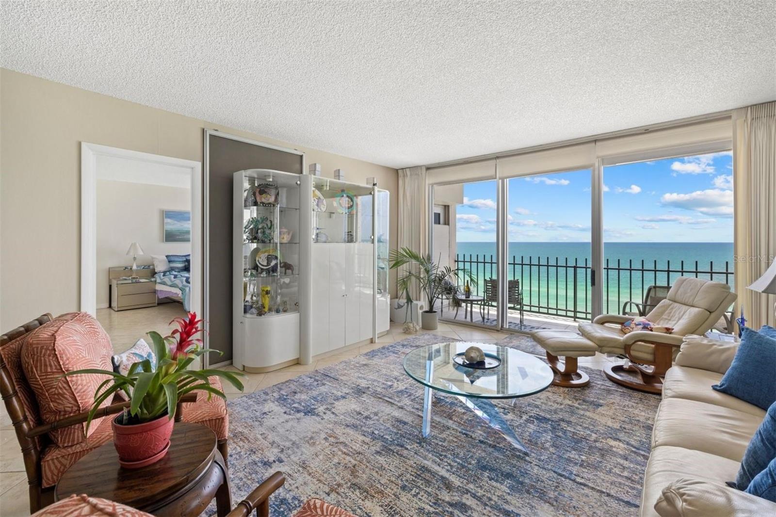 LIDO BEACH CLUB - Residential