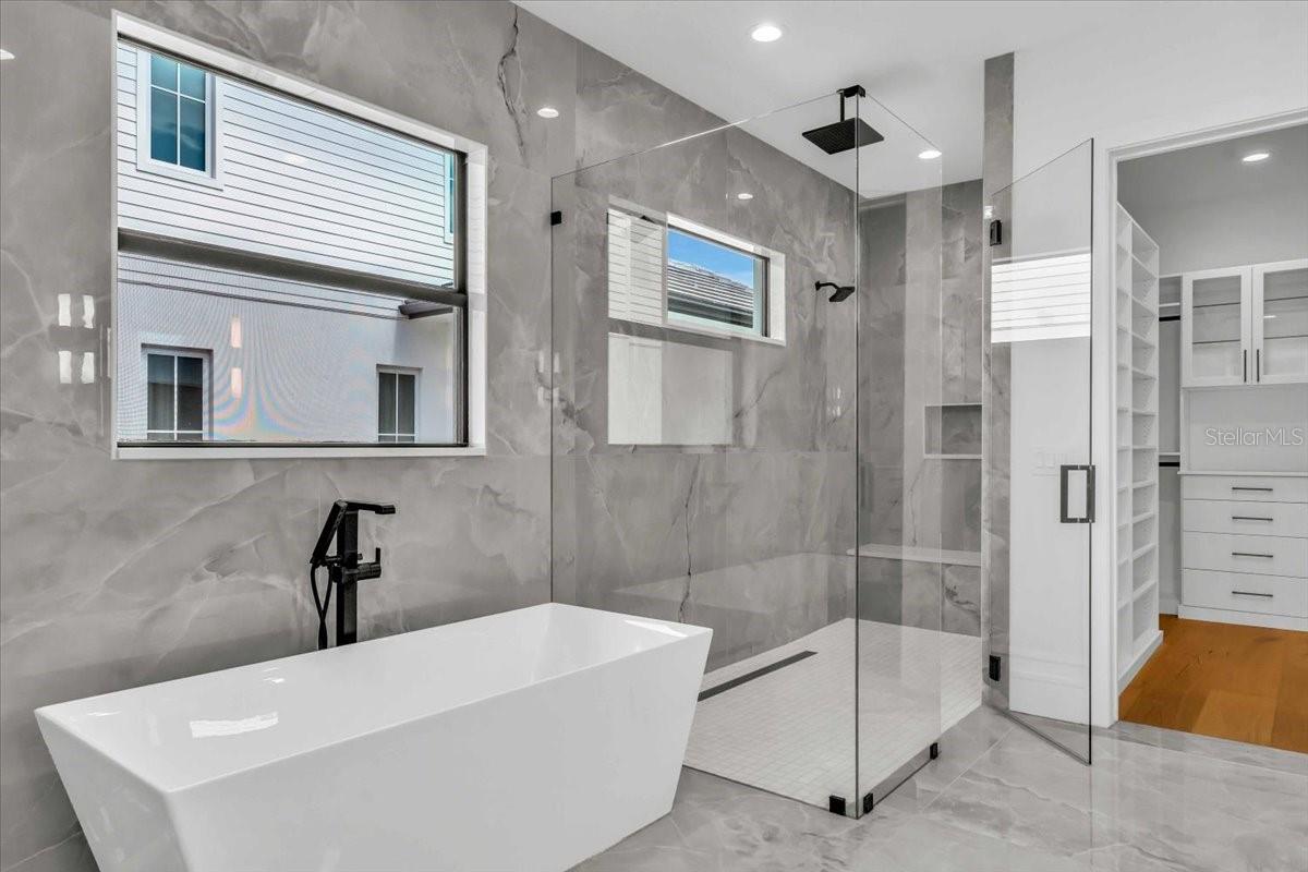 SUNSET PARK - Residential