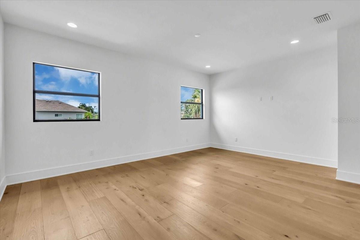 SUNSET PARK - Residential