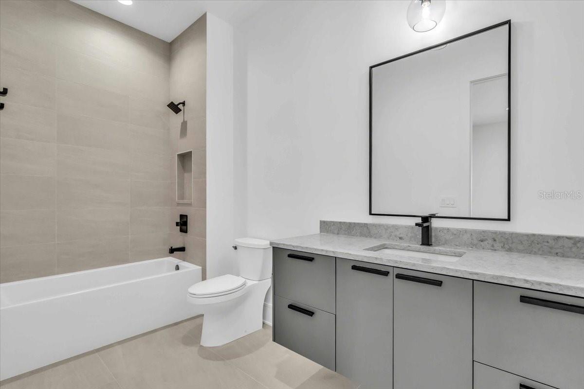 SUNSET PARK - Residential