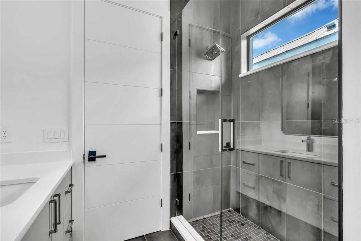 SUNSET PARK - Residential