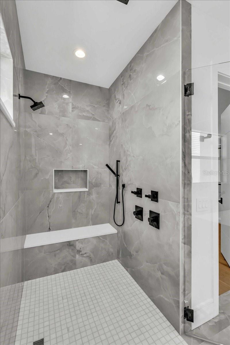 SUNSET PARK - Residential