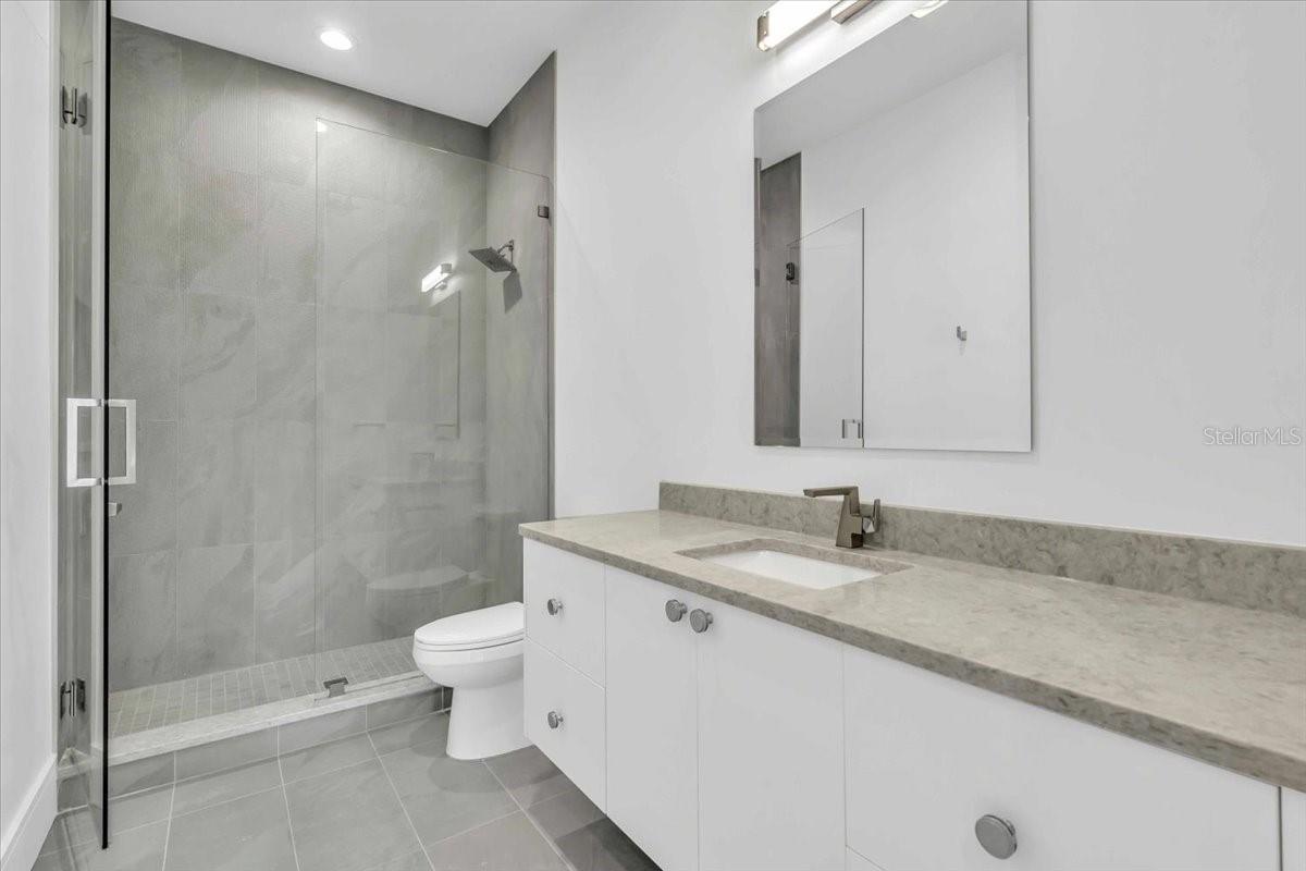 SUNSET PARK - Residential