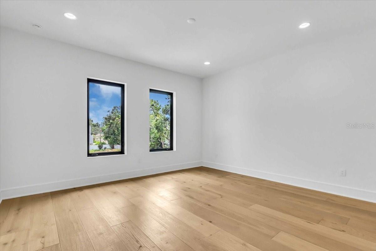 SUNSET PARK - Residential