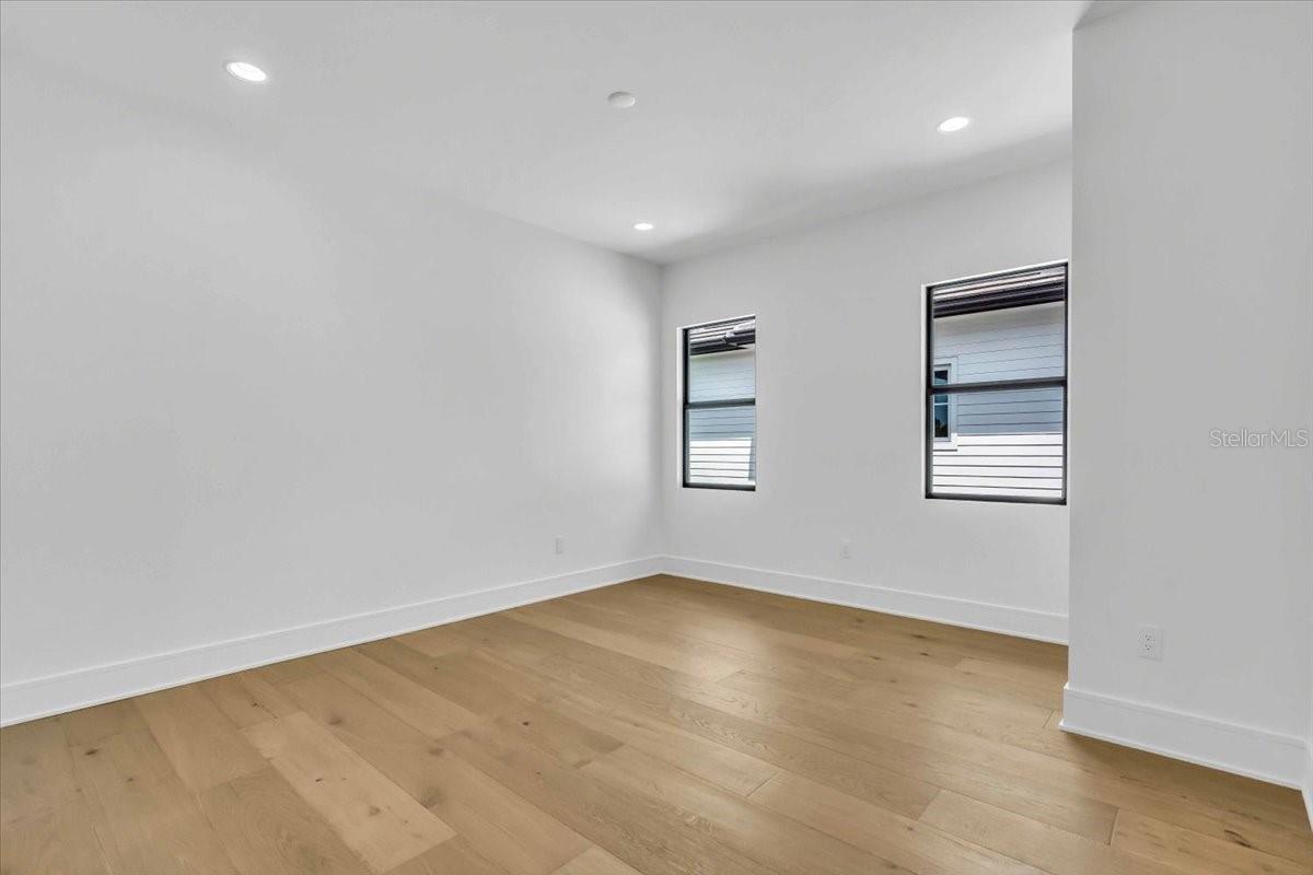 SUNSET PARK - Residential