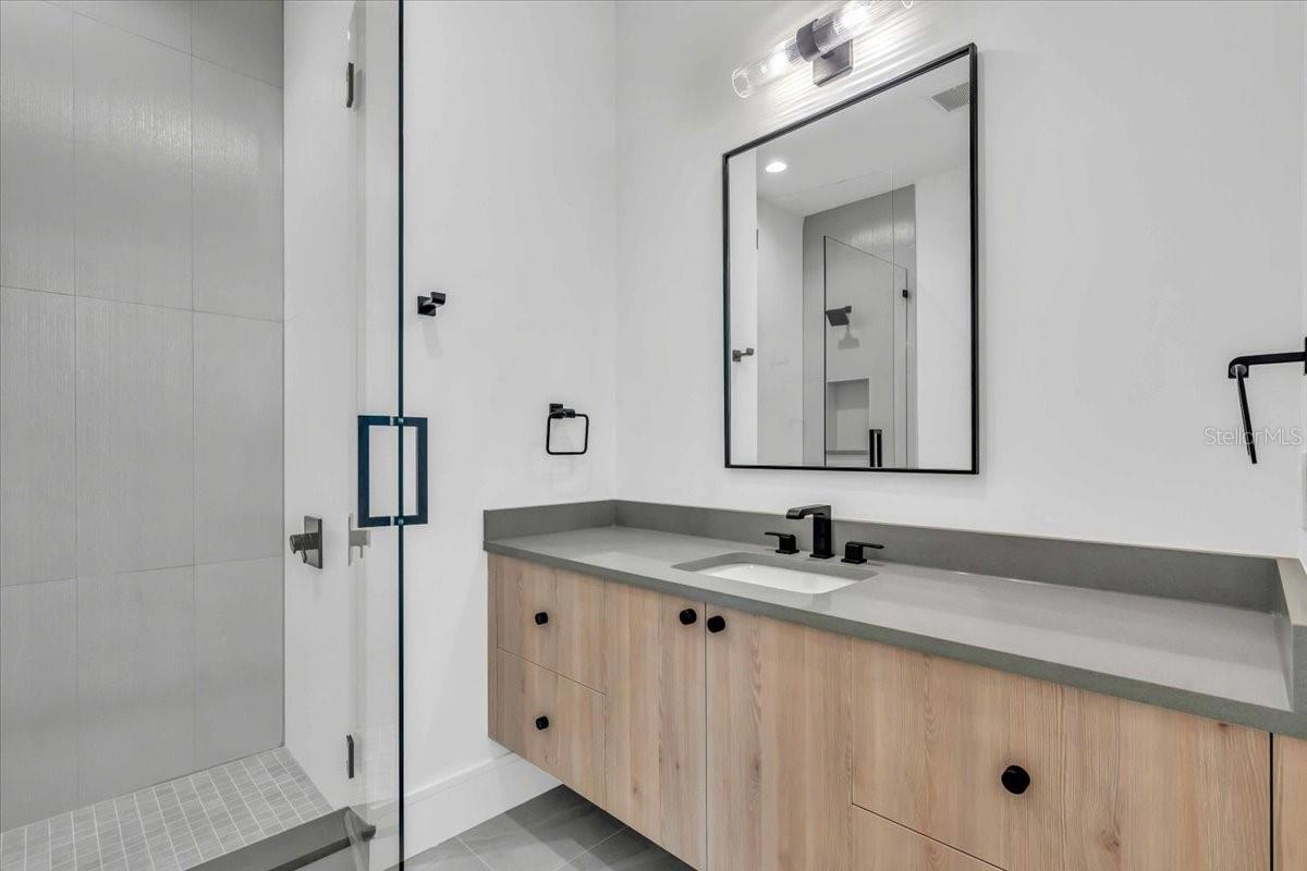 SUNSET PARK - Residential