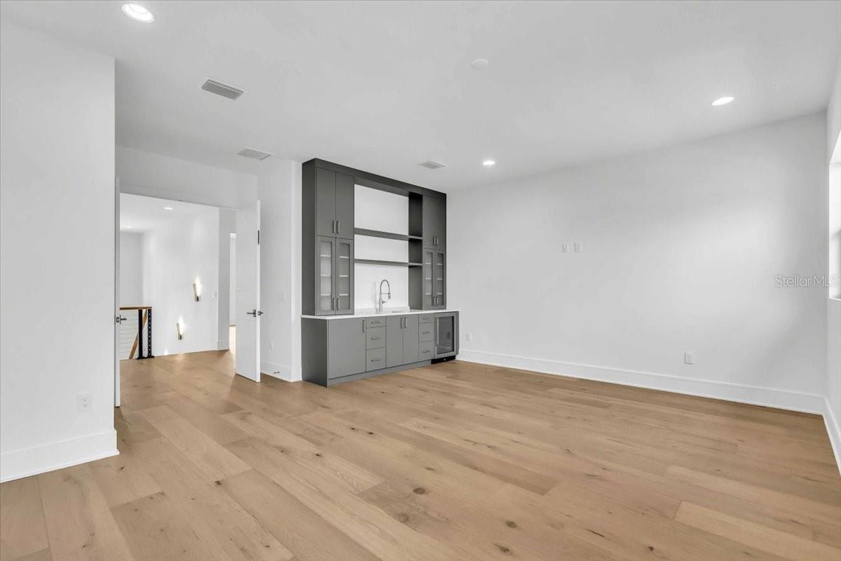 SUNSET PARK - Residential