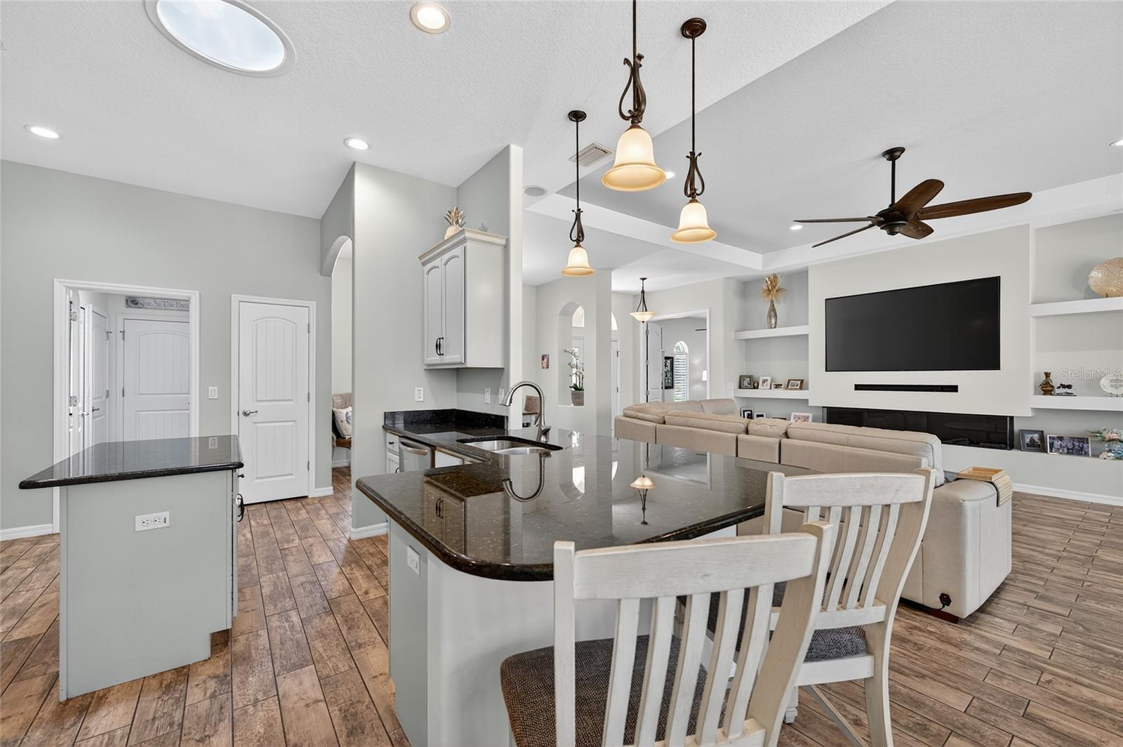 VENETIAN BAY - Residential