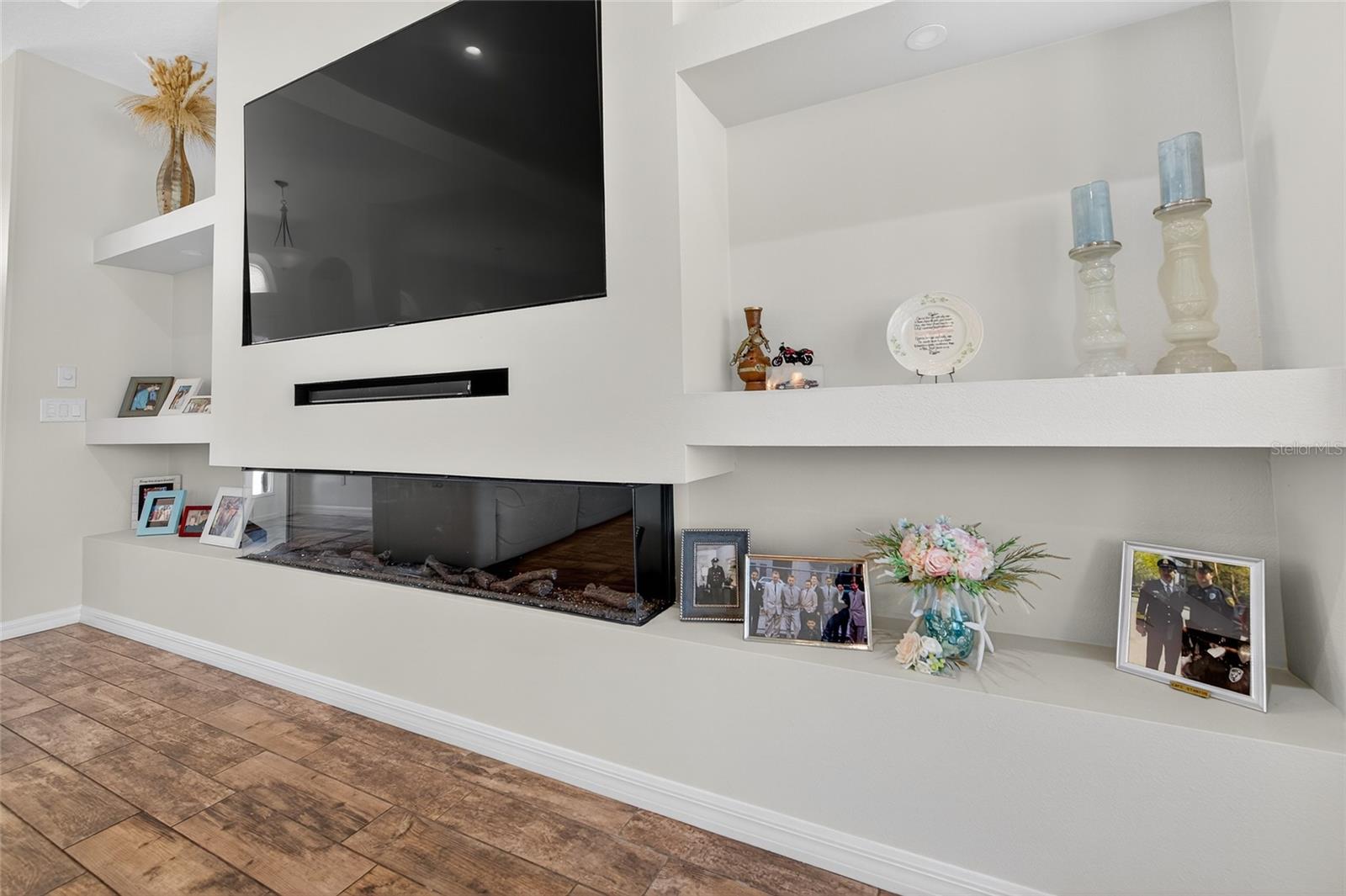 VENETIAN BAY - Residential