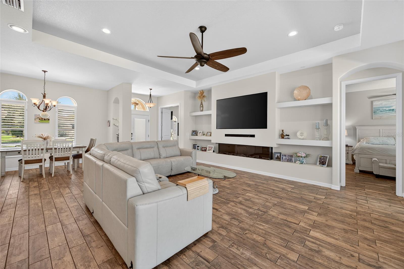 VENETIAN BAY - Residential