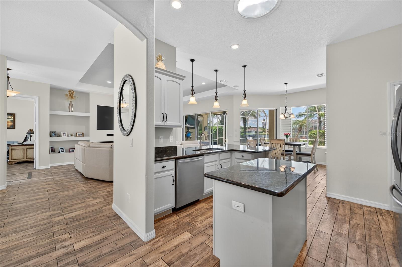 VENETIAN BAY - Residential