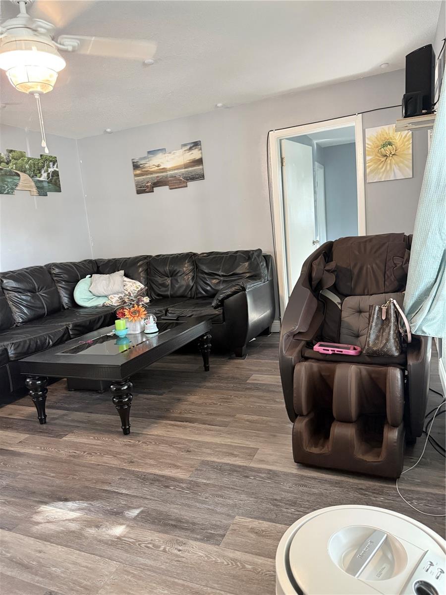 SKY LAKE OAK RIDGE SEC - Residential