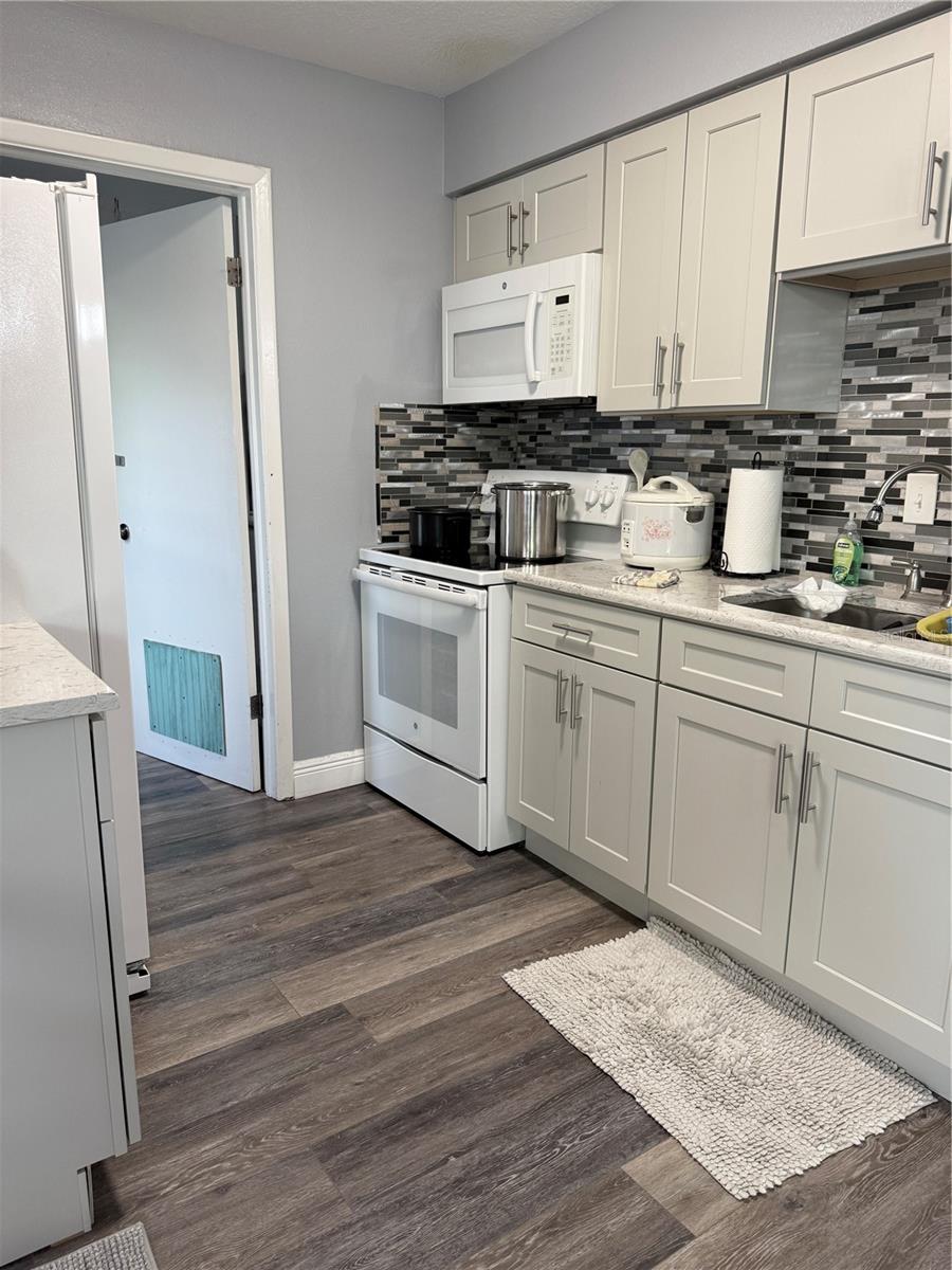 SKY LAKE OAK RIDGE SEC - Residential