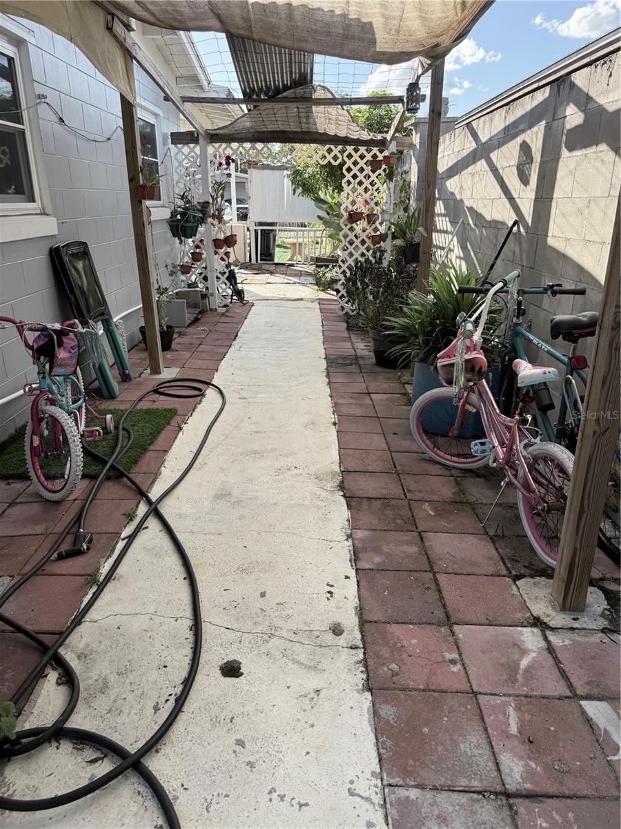 SKY LAKE OAK RIDGE SEC - Residential