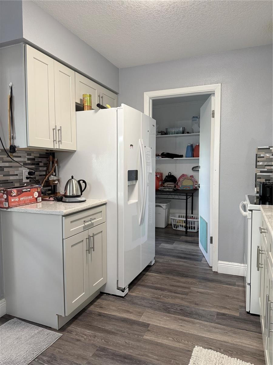 SKY LAKE OAK RIDGE SEC - Residential