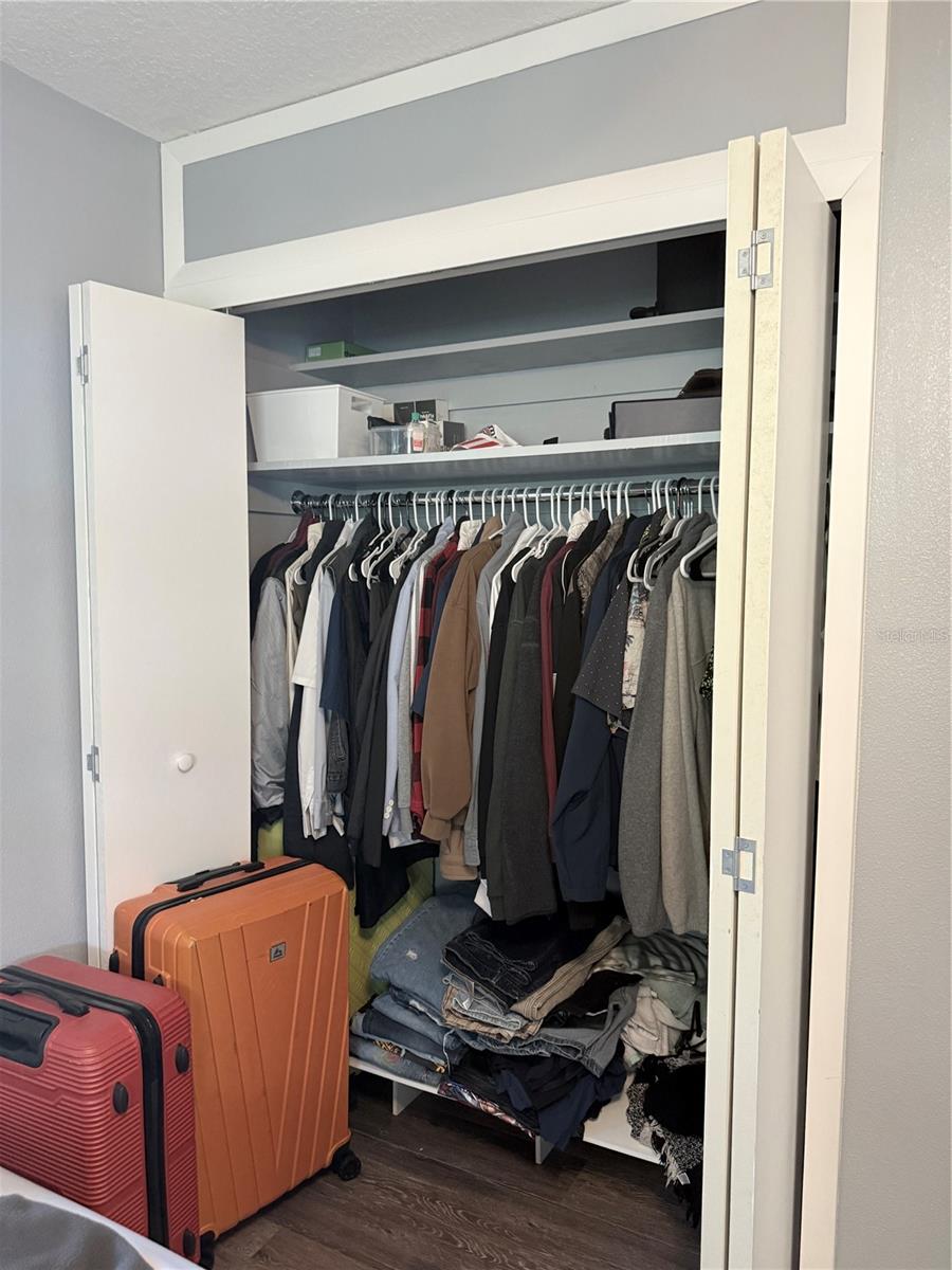 SKY LAKE OAK RIDGE SEC - Residential