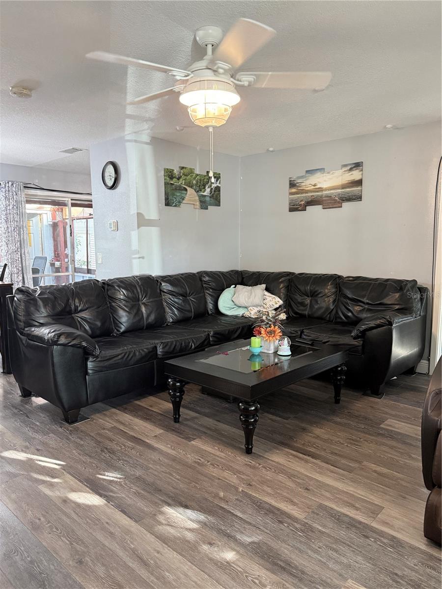 SKY LAKE OAK RIDGE SEC - Residential