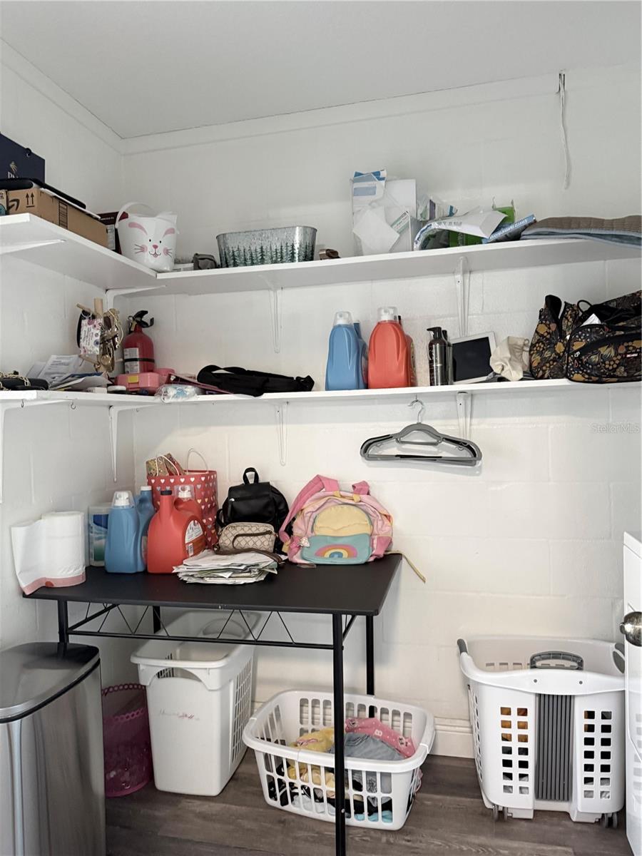 SKY LAKE OAK RIDGE SEC - Residential