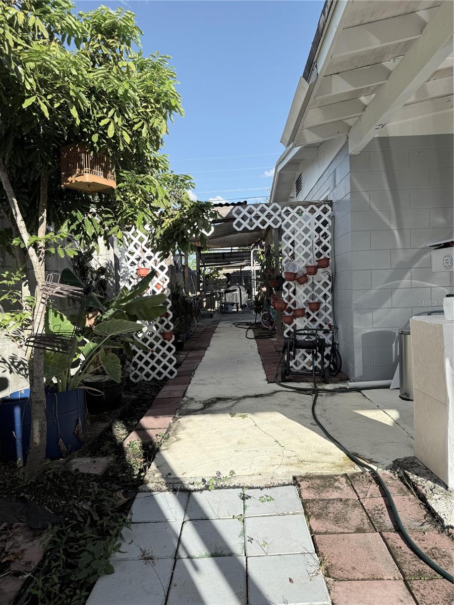 SKY LAKE OAK RIDGE SEC - Residential