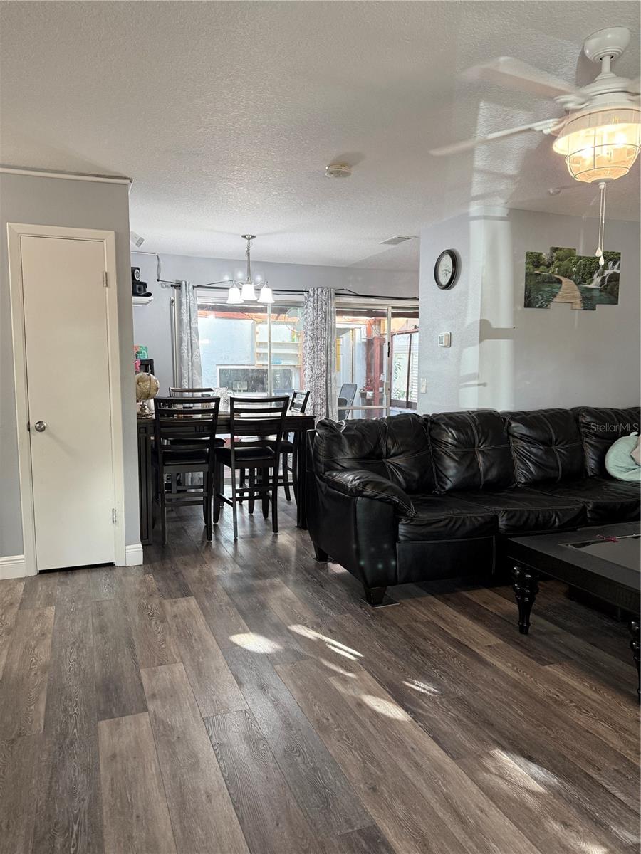 SKY LAKE OAK RIDGE SEC - Residential