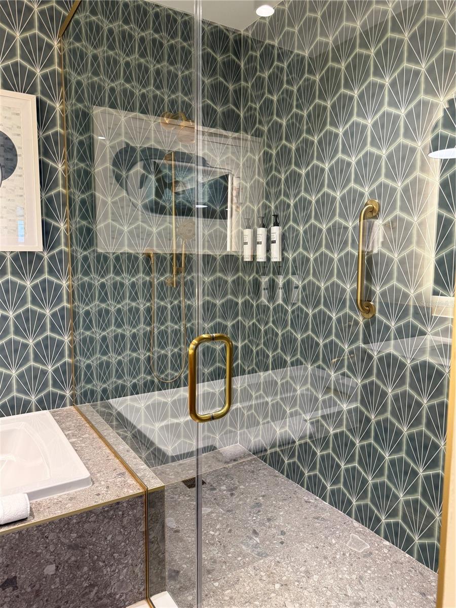 SUNSET WALK HOTEL CONDO PH 1 - Residential