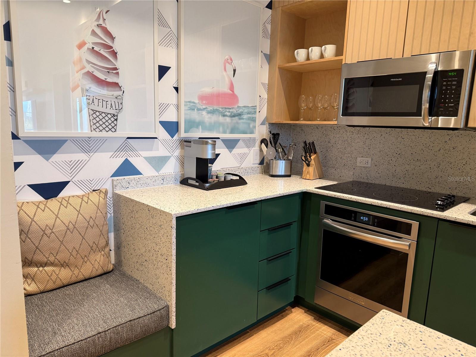 SUNSET WALK HOTEL CONDO PH 1 - Residential