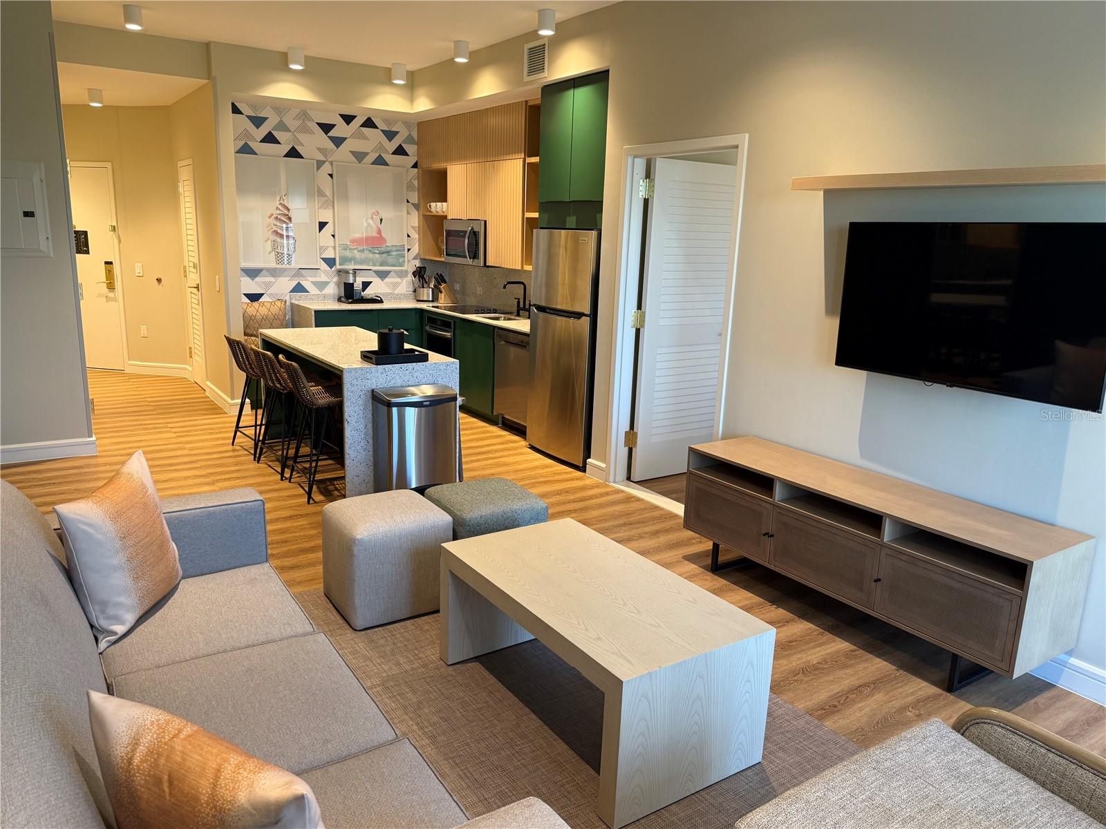 SUNSET WALK HOTEL CONDO PH 1 - Residential