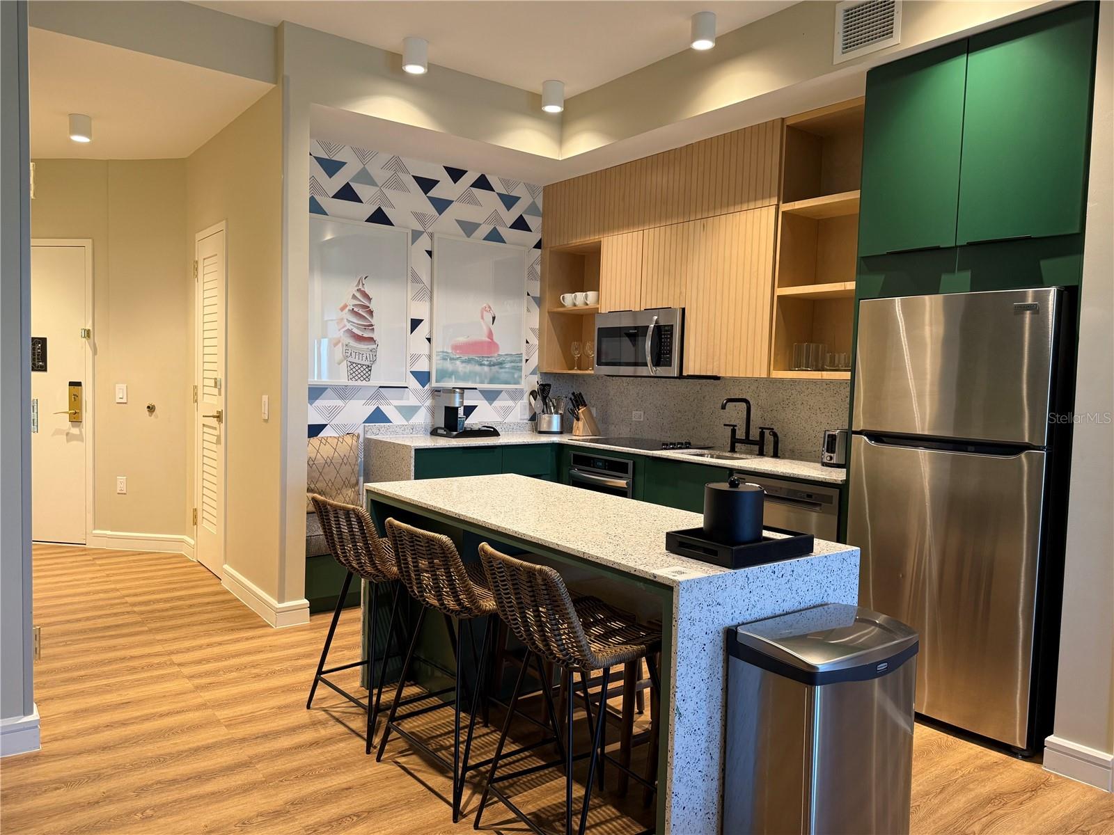 SUNSET WALK HOTEL CONDO PH 1 - Residential