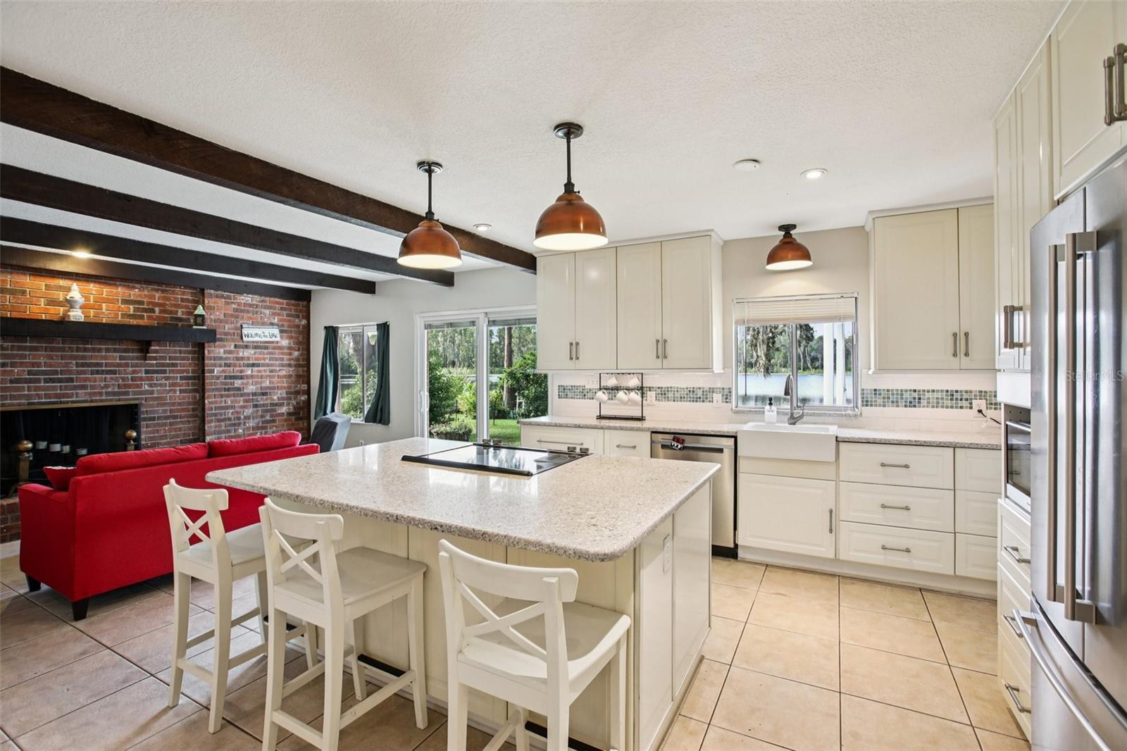 SHADY LAKE SHORES - Residential
