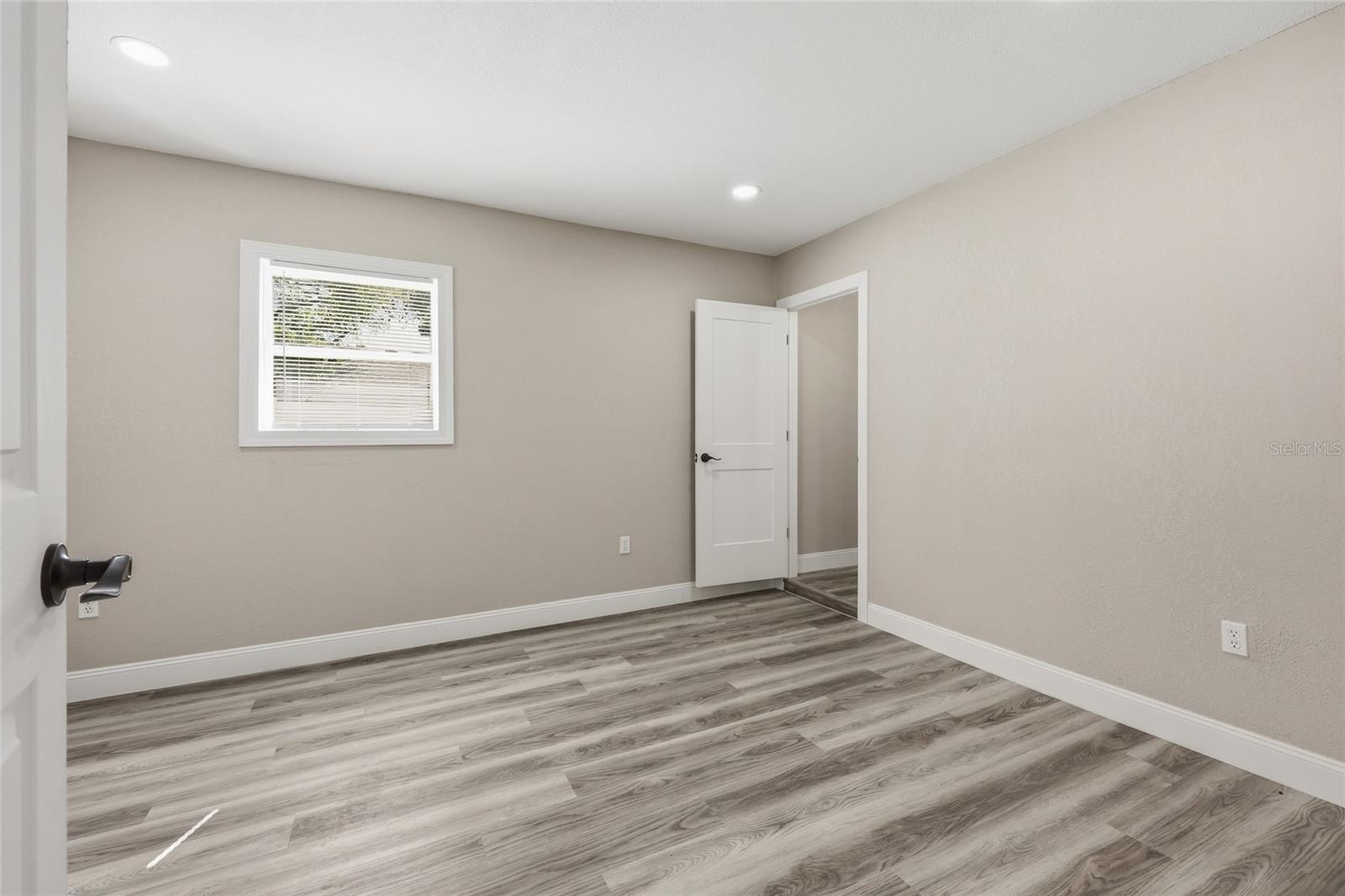 DOUGLAS MANOR ESTATE - Residential