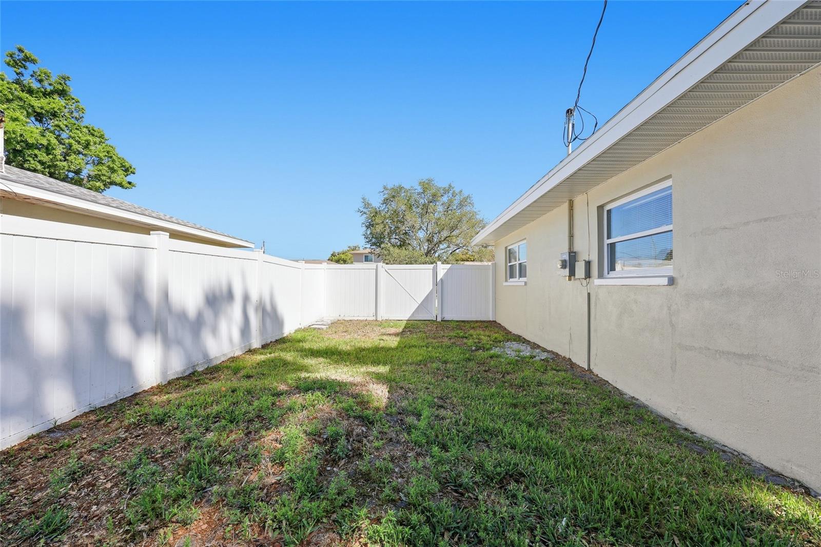 DOUGLAS MANOR ESTATE - Residential