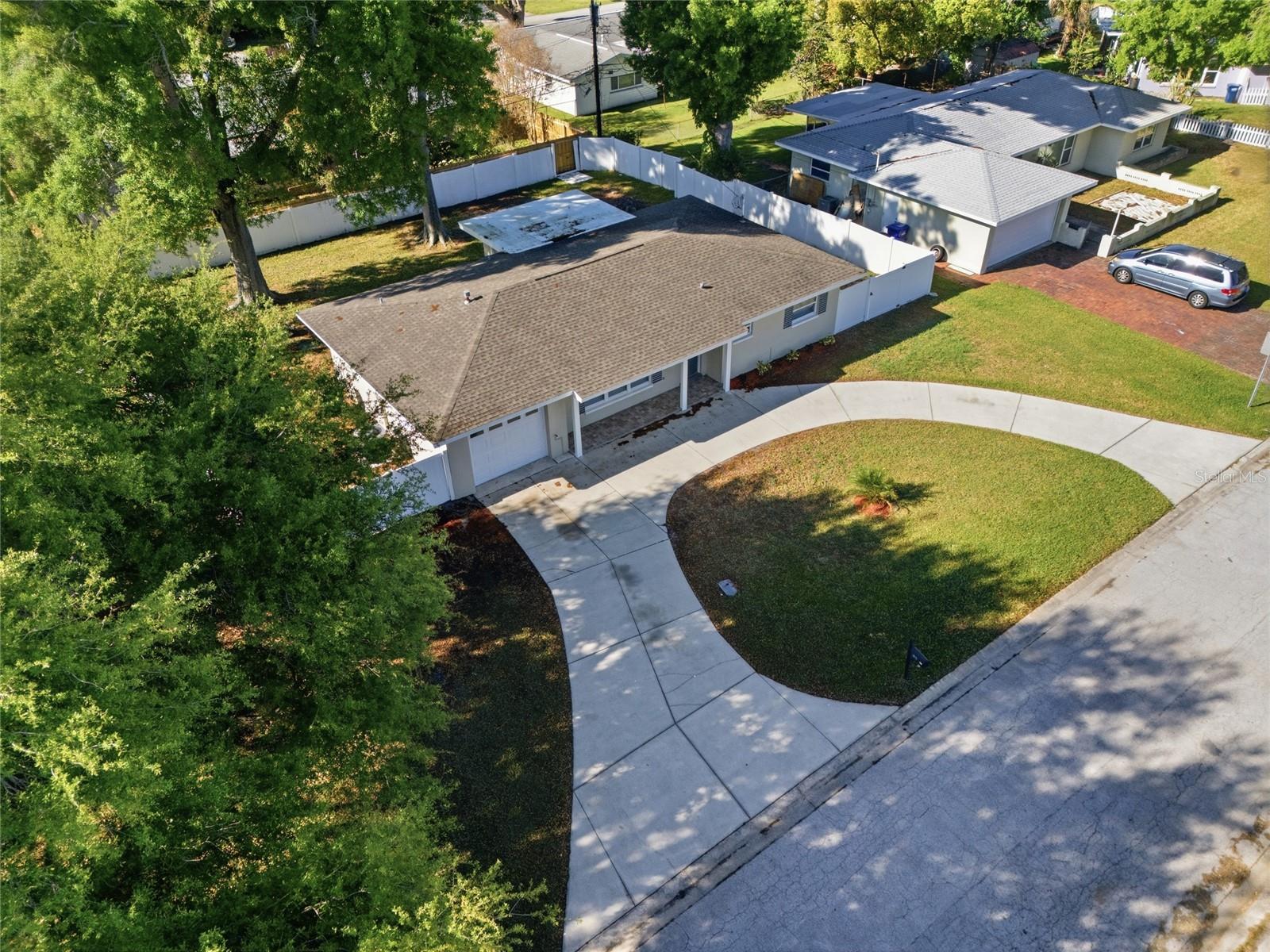 DOUGLAS MANOR ESTATE - Residential