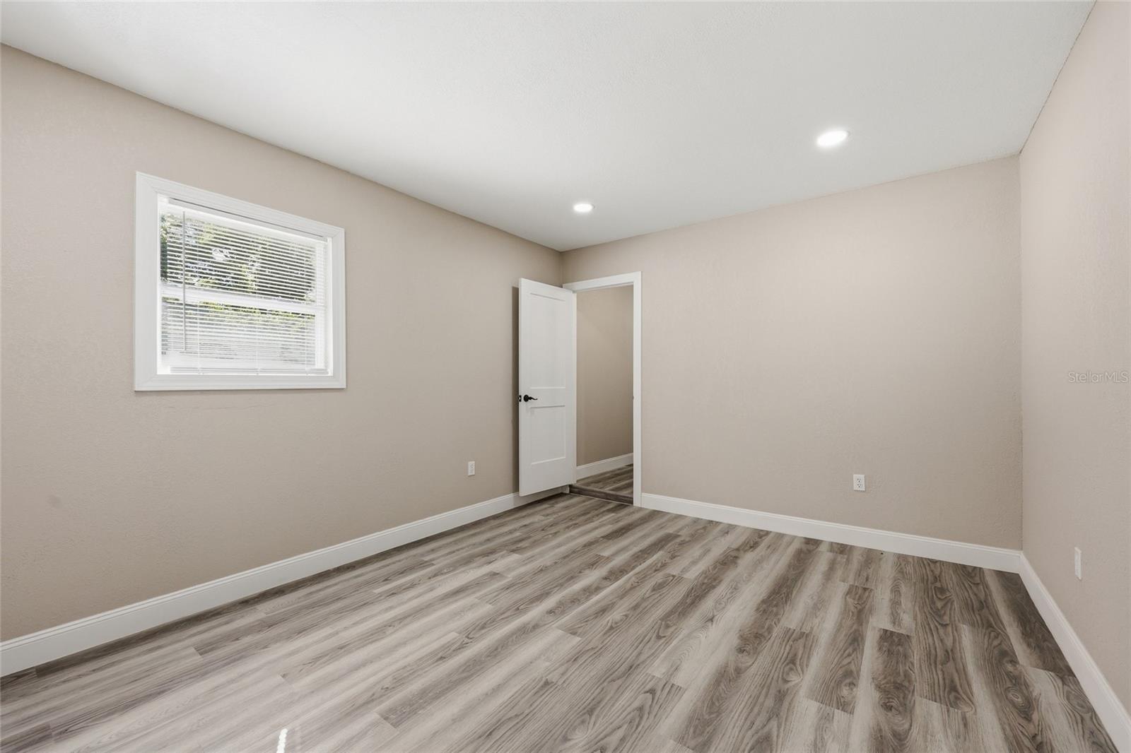 DOUGLAS MANOR ESTATE - Residential