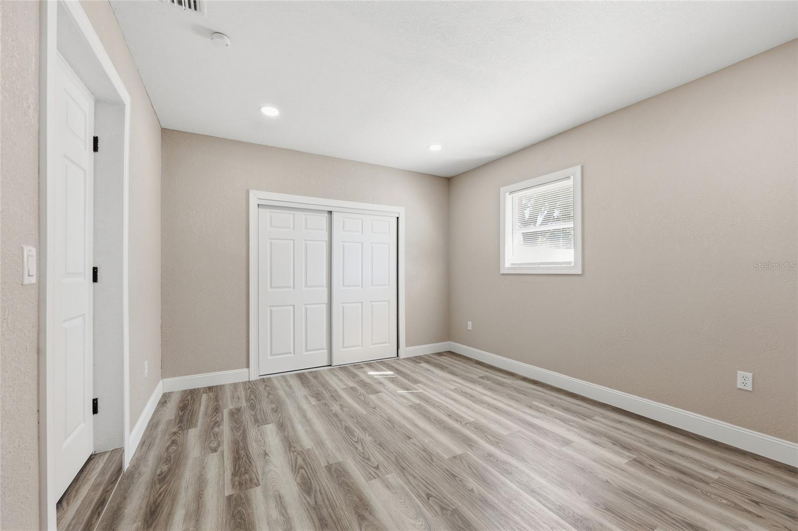 DOUGLAS MANOR ESTATE - Residential