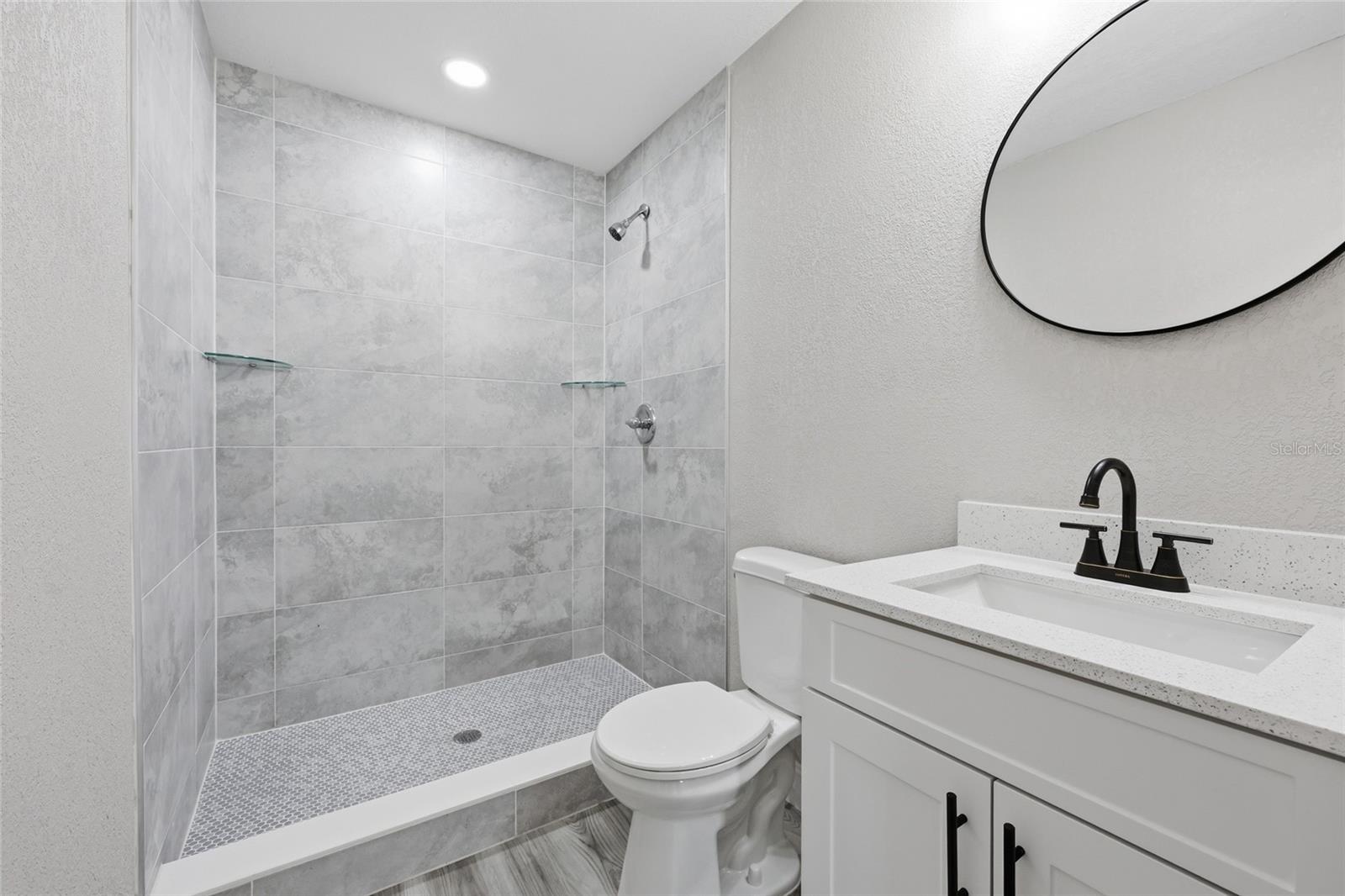 DOUGLAS MANOR ESTATE - Residential