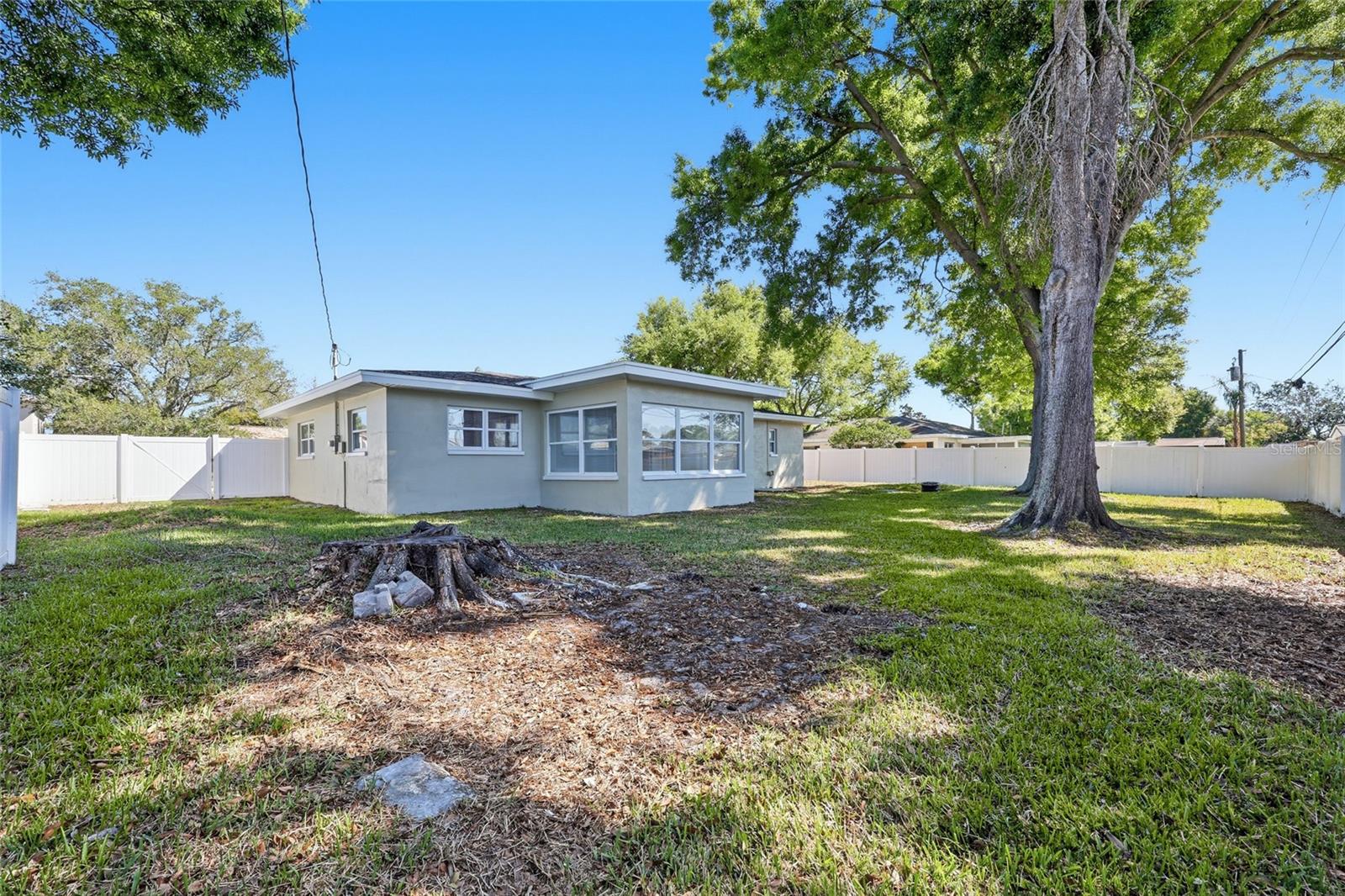 DOUGLAS MANOR ESTATE - Residential