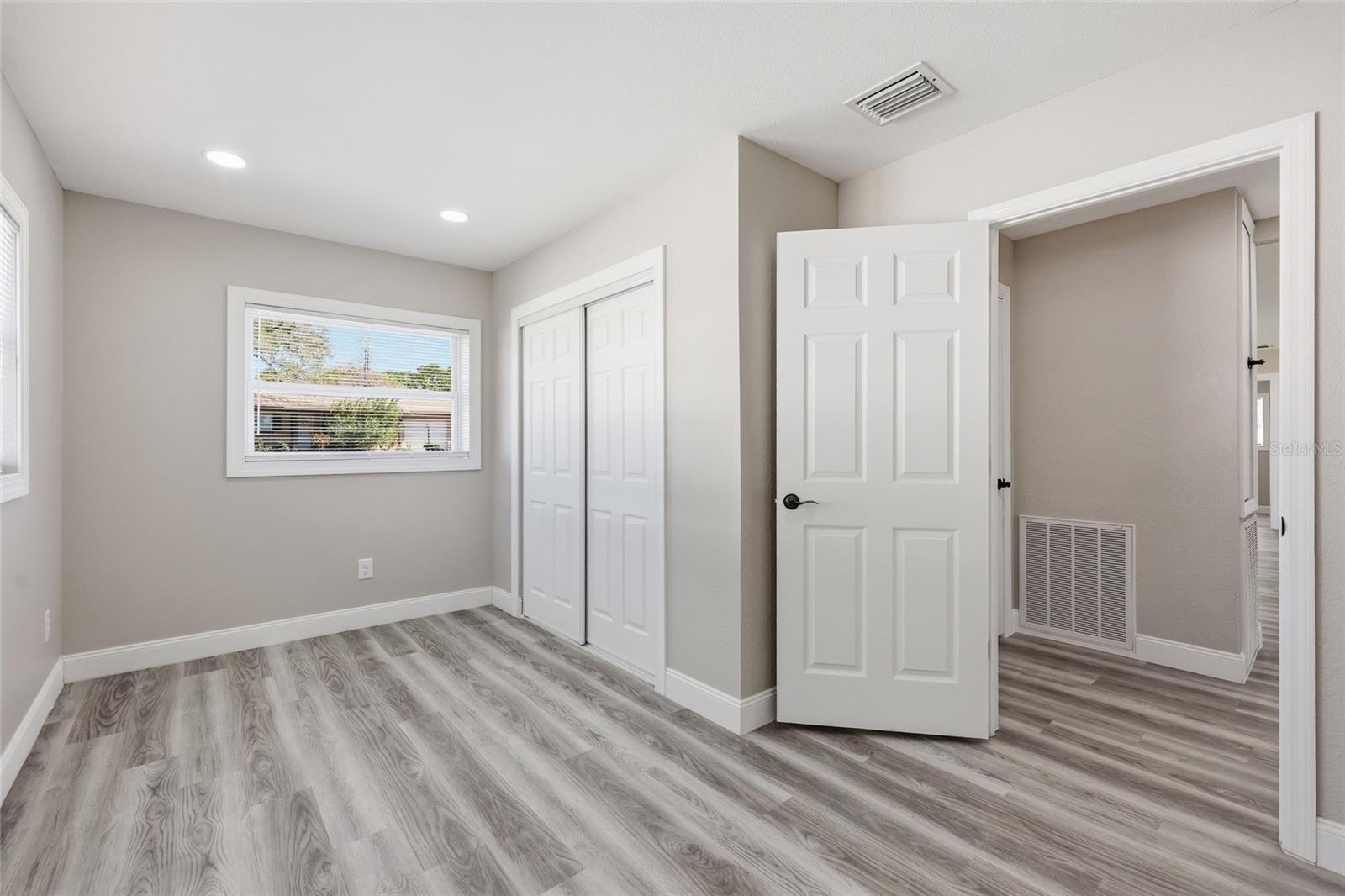 DOUGLAS MANOR ESTATE - Residential