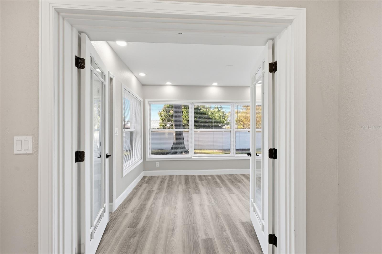 DOUGLAS MANOR ESTATE - Residential